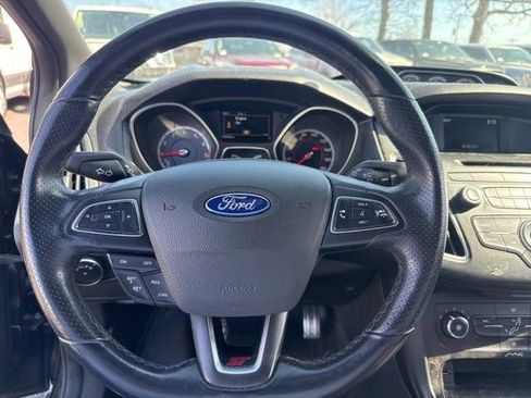 Used 2017 Ford Focus ST image 11