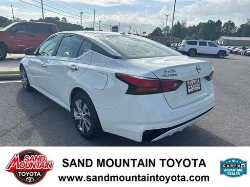 Used 2025 Nissan Altima 2.5 S FWD image 5