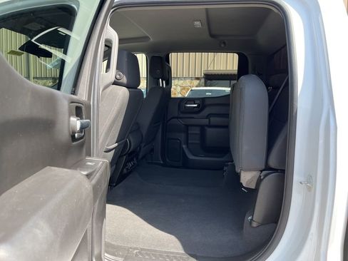 Used 2022 Chevrolet Silverado 1500 LT AWD/4WD image 39