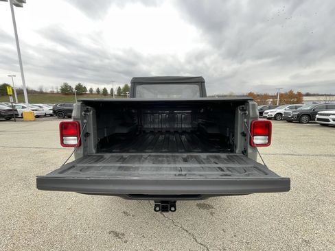 Used 2022 Jeep Gladiator Sport w/ Trailer Tow Package image 17