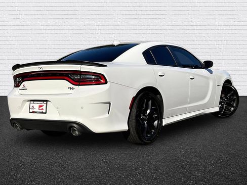 Used 2022 Dodge Charger R/T w/ Plus Group RWD image 6