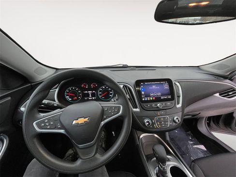 Used 2022 Chevrolet Malibu LT image 10