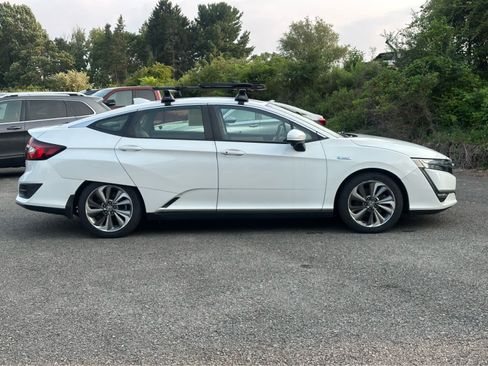 Used 2018 Honda Clarity Touring image 8