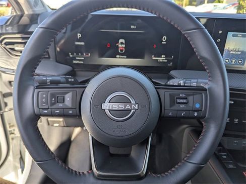 Certified 2025 Nissan Kicks SR image 39