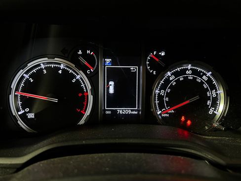 Certified 2022 Toyota 4Runner TRD Off-Road Premium w/ Moonroof Package AWD/4WD image 10