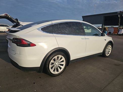 Used 2021 Tesla Model X Long Range AWD/4WD image 4