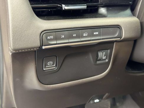 Used 2023 Cadillac Escalade Premium Luxury AWD/4WD image 24