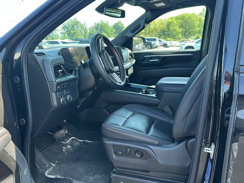 Used 2025 Chevrolet Tahoe RST w/ Comfort Package AWD/4WD image 7
