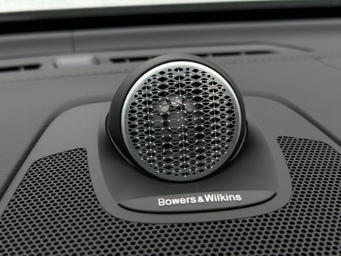 New 2026 Volvo XC60 B5 Ultra w/ Climate Package image 15