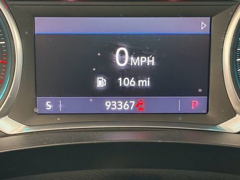 Used 2020 Chevrolet Traverse LT FWD image 22