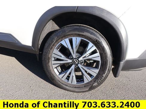 Used 2023 Nissan Rogue SV w/ SV Premium B Package image 32