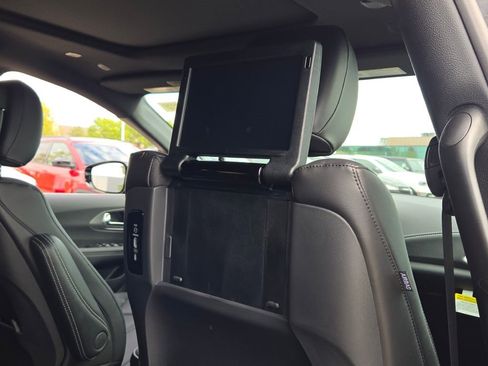 New 2026 Chrysler Pacifica Select image 11