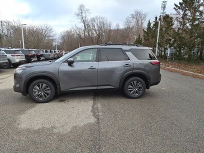 New 2025 Nissan Pathfinder SV w/ SV Premium Package