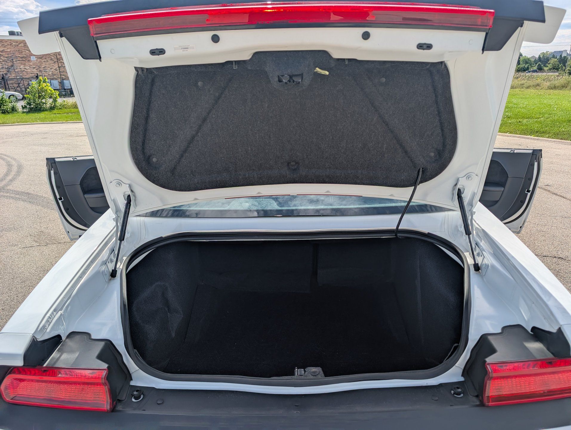 Used 2013 Dodge Challenger SRT8 RWD image 8