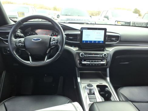 Used 2020 Ford Explorer XLT w/ Equipment Group 202A image 10