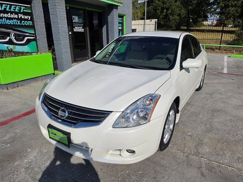 Used 2012 Nissan Altima 2.5 S w/ 20th Anniversary Pkg FWD image 3