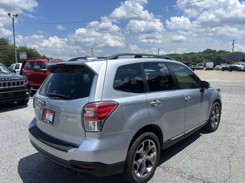 Used 2017 Subaru Forester 2.5i Touring AWD/4WD image 6