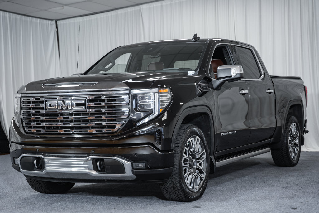 Used 2023 GMC Sierra 1500 Denali Ultimate AWD/4WD image 3