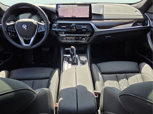 Certified 2023 BMW 530i xDrive w/ Premium Package AWD/4WD image 10