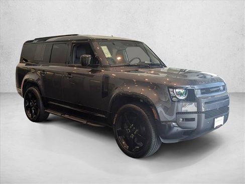 Used 2026 Land Rover Defender 130 X-Dynamic SE AWD/4WD image 3