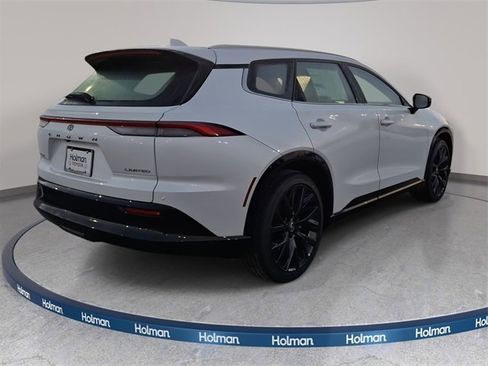 New 2026 Toyota Crown Signia image 3