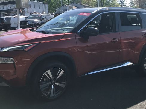 Certified 2023 Nissan Rogue SL w/ SL Premium Package AWD/4WD image 3