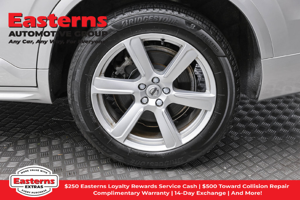 Used 2022 Volvo XC90 T5 Momentum AWD/4WD image 9