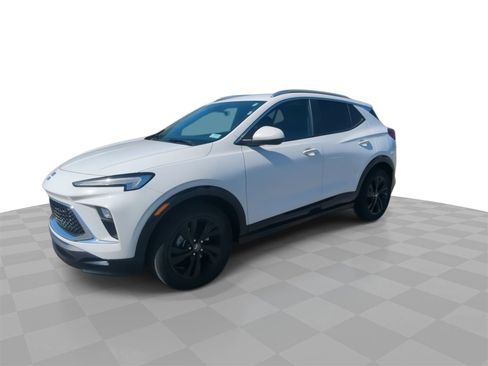 Certified 2024 Buick Encore GX Sport Touring image 4