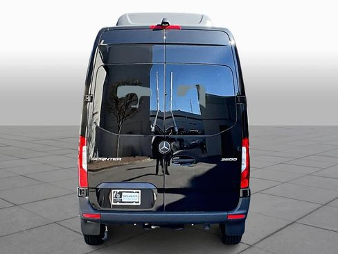 Used 2025 Mercedes-Benz Sprinter 2500 image 4