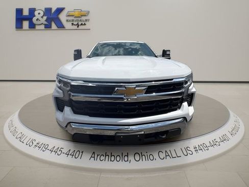 Used 2025 Chevrolet Silverado 1500 LT AWD/4WD image 2