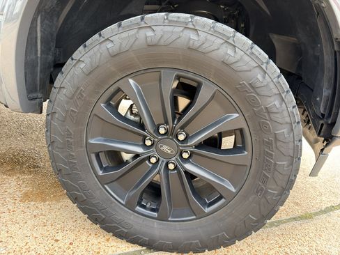 Used 2020 Ford F150 Lariat w/ Equipment Group 502A Luxury AWD/4WD image 12