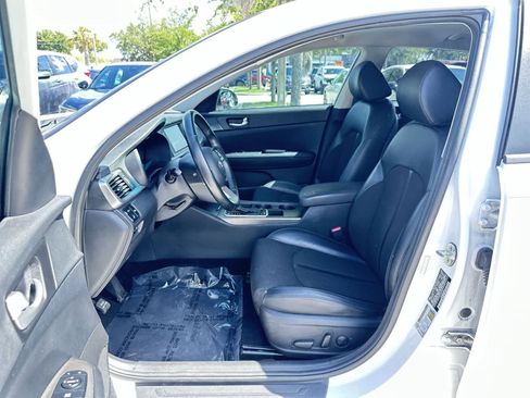 Used 2019 Kia Optima S FWD image 2
