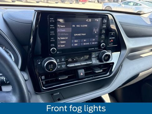 Used 2021 Toyota Highlander XLE FWD image 21