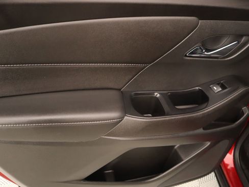 Used 2024 Chevrolet Traverse LT image 17