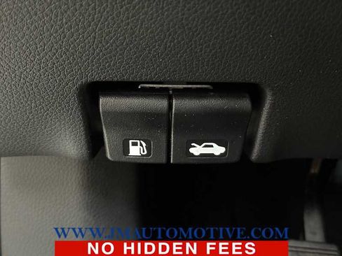 Used 2017 Nissan Rogue S AWD/4WD image 34