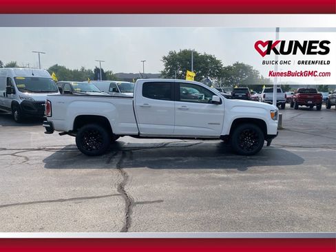 Used 2022 GMC Canyon Elevation image 2