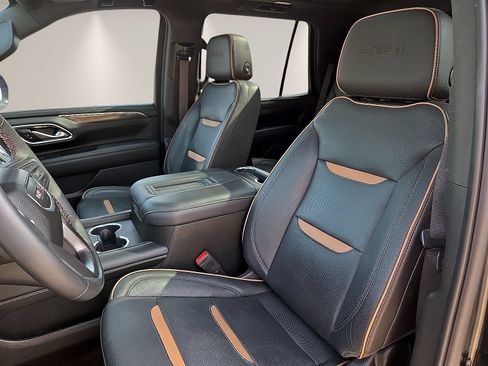 Used 2023 GMC Yukon AT4 AWD/4WD image 16