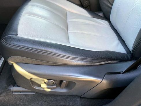 Used 2020 Land Rover Range Rover Evoque First Edition image 24