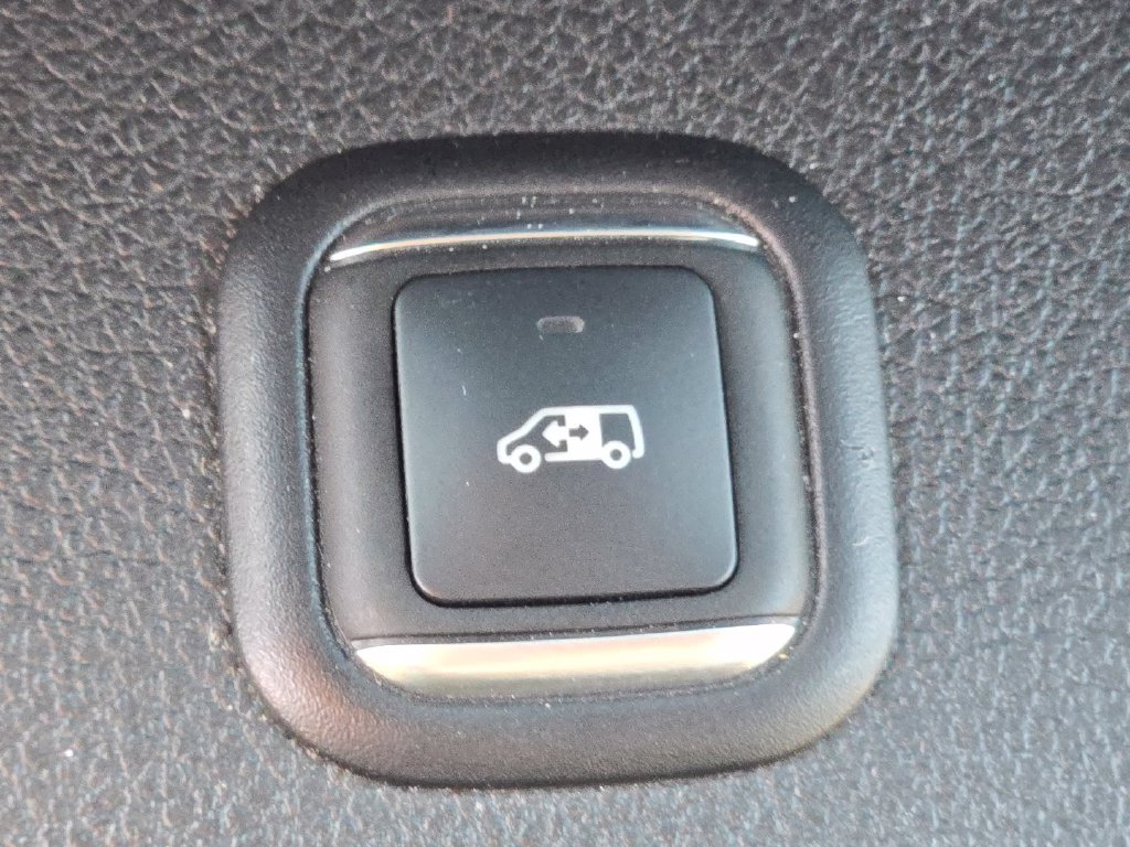 Used 2021 Mercedes-Benz Sprinter 3500 image 30
