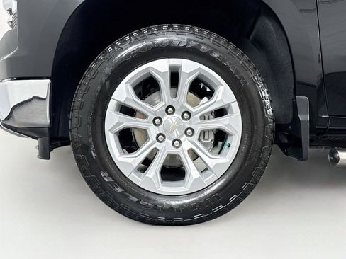 Used 2025 Chevrolet Silverado 1500 LTZ w/ LTZ Premium Package AWD/4WD image 45