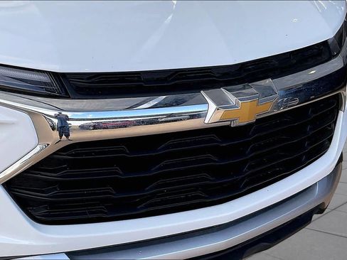 Used 2025 Chevrolet TrailBlazer LT AWD/4WD image 29