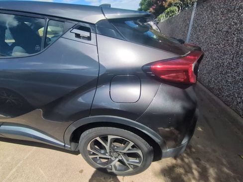 Used 2020 Toyota C-HR XLE FWD image 11
