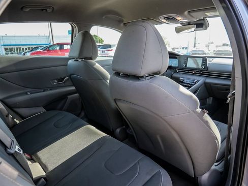 Used 2025 Hyundai Elantra Sport FWD image 39