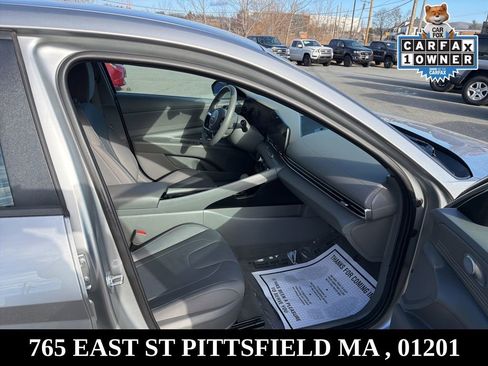 Used 2023 Hyundai Elantra SEL w/ Convenience Package image 17