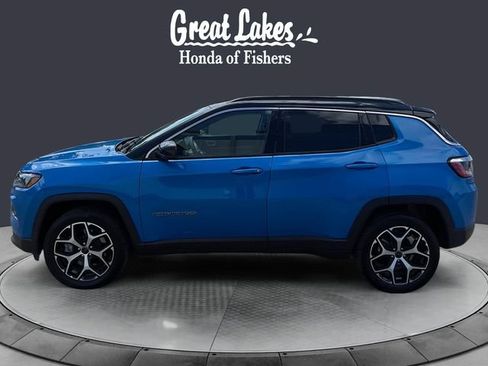 Used 2025 Jeep Compass Limited AWD/4WD image 2