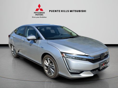 Used 2018 Honda Clarity Plug-In Hybrid image 3