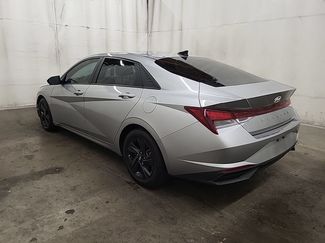 Used 2022 Hyundai Elantra SEL w/ Convenience Package FWD video 2