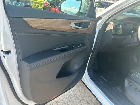 New 2026 Volkswagen Atlas SE image 52