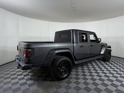 Used 2022 Jeep Gladiator Sport AWD/4WD image 4