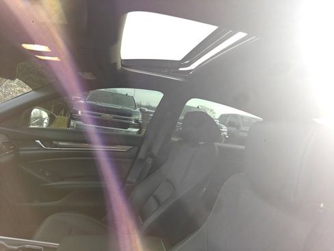 Used 2022 Honda Accord Sport image 9